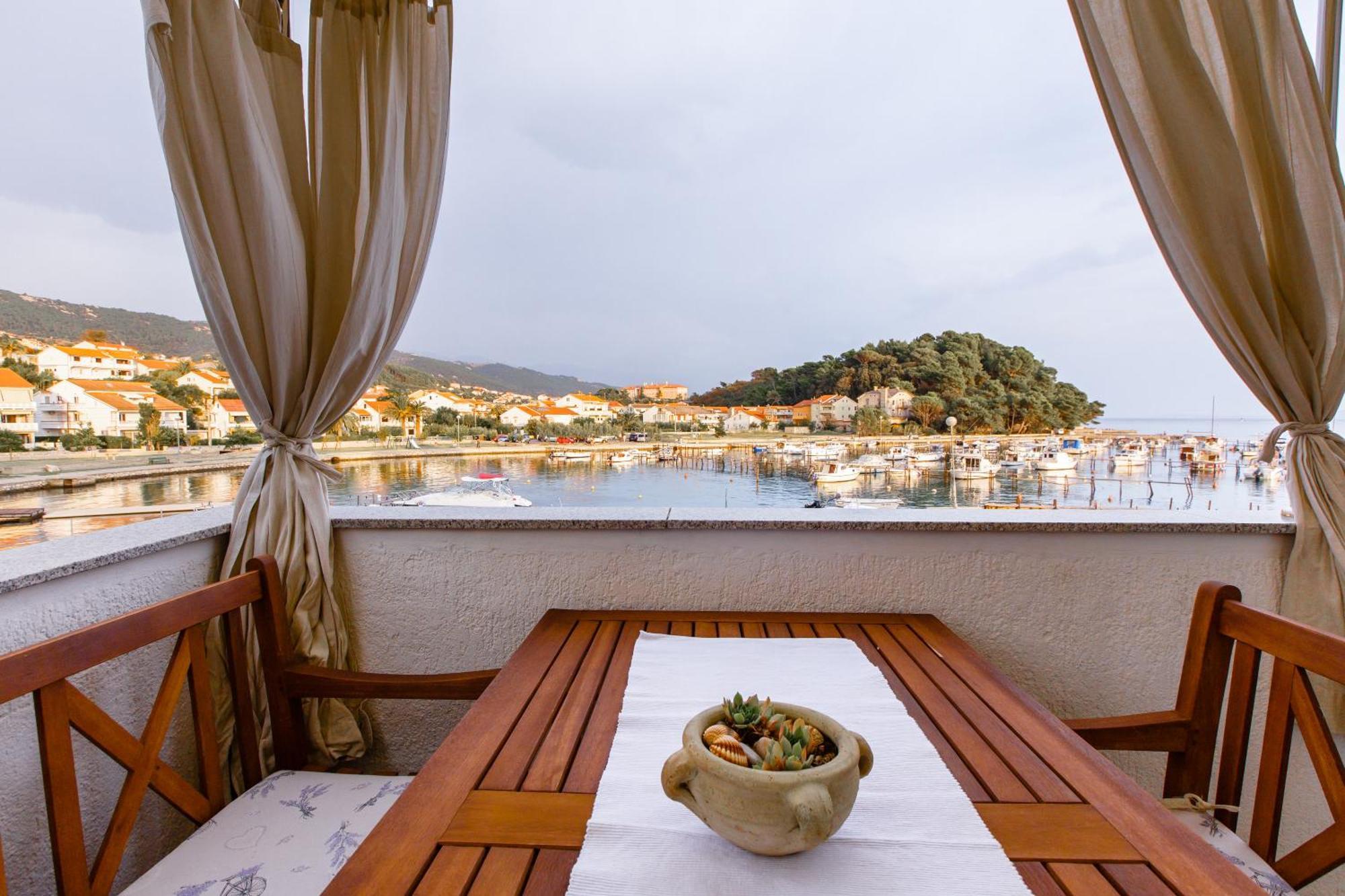 Apartmani Maris III Rab Town Esterno foto